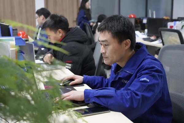 中偉明星講師丨肖坤：八年深耕一線，三尺講臺(tái)育“中堅(jiān)”